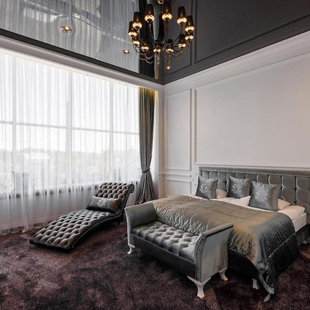 Grand Royal Hotel Чернивци Екстериор снимка