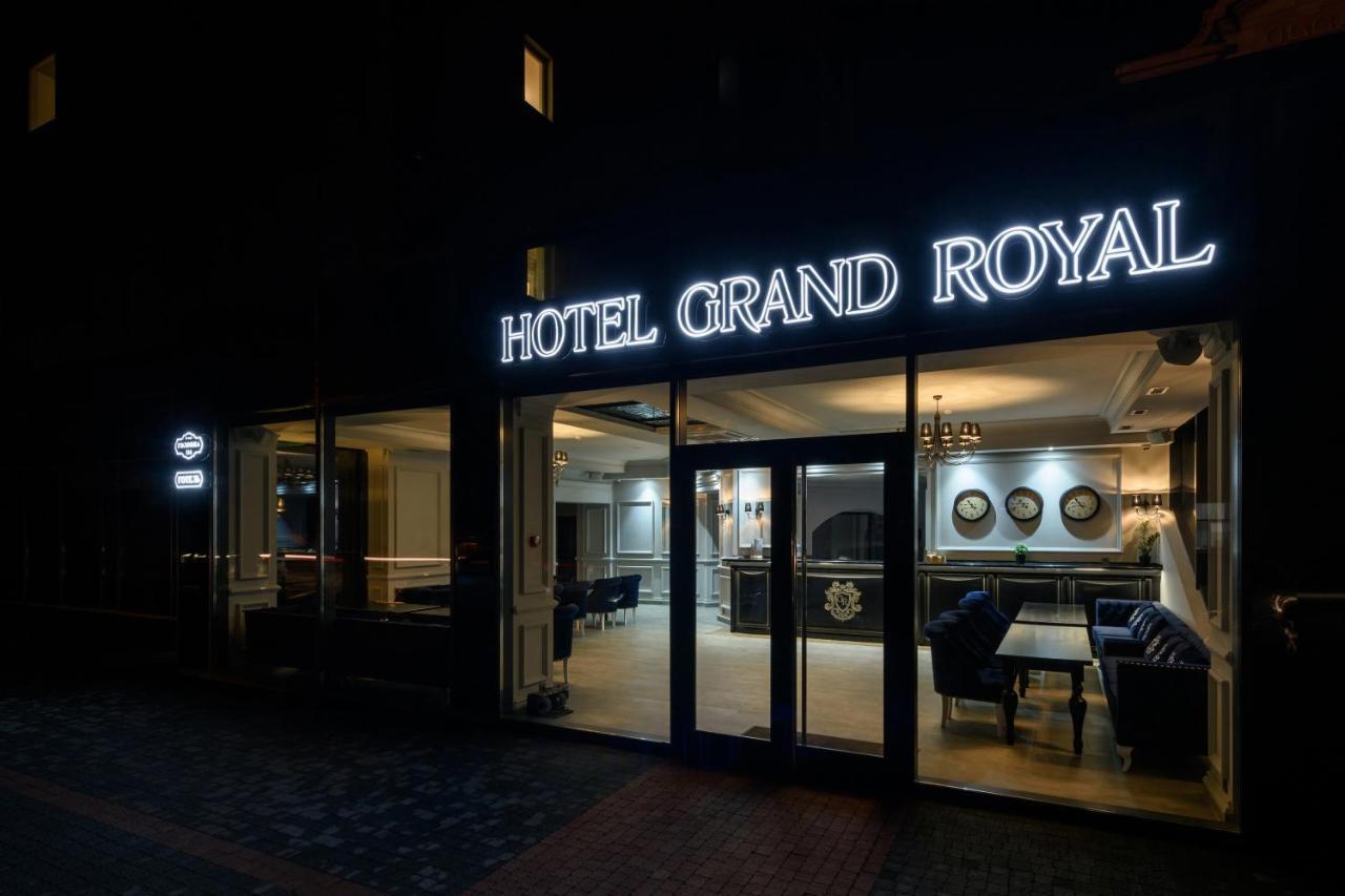Grand Royal Hotel Чернивци Екстериор снимка