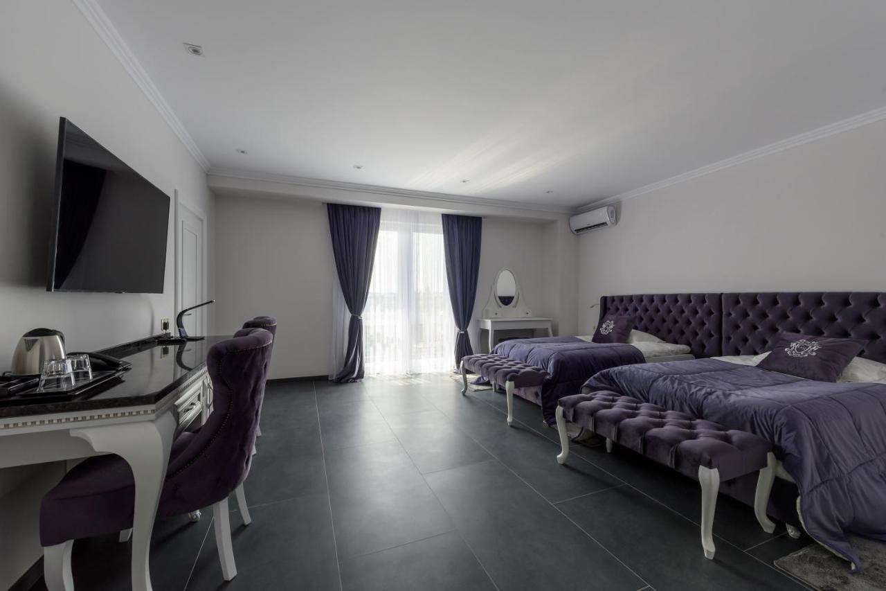 Grand Royal Hotel Чернивци Екстериор снимка