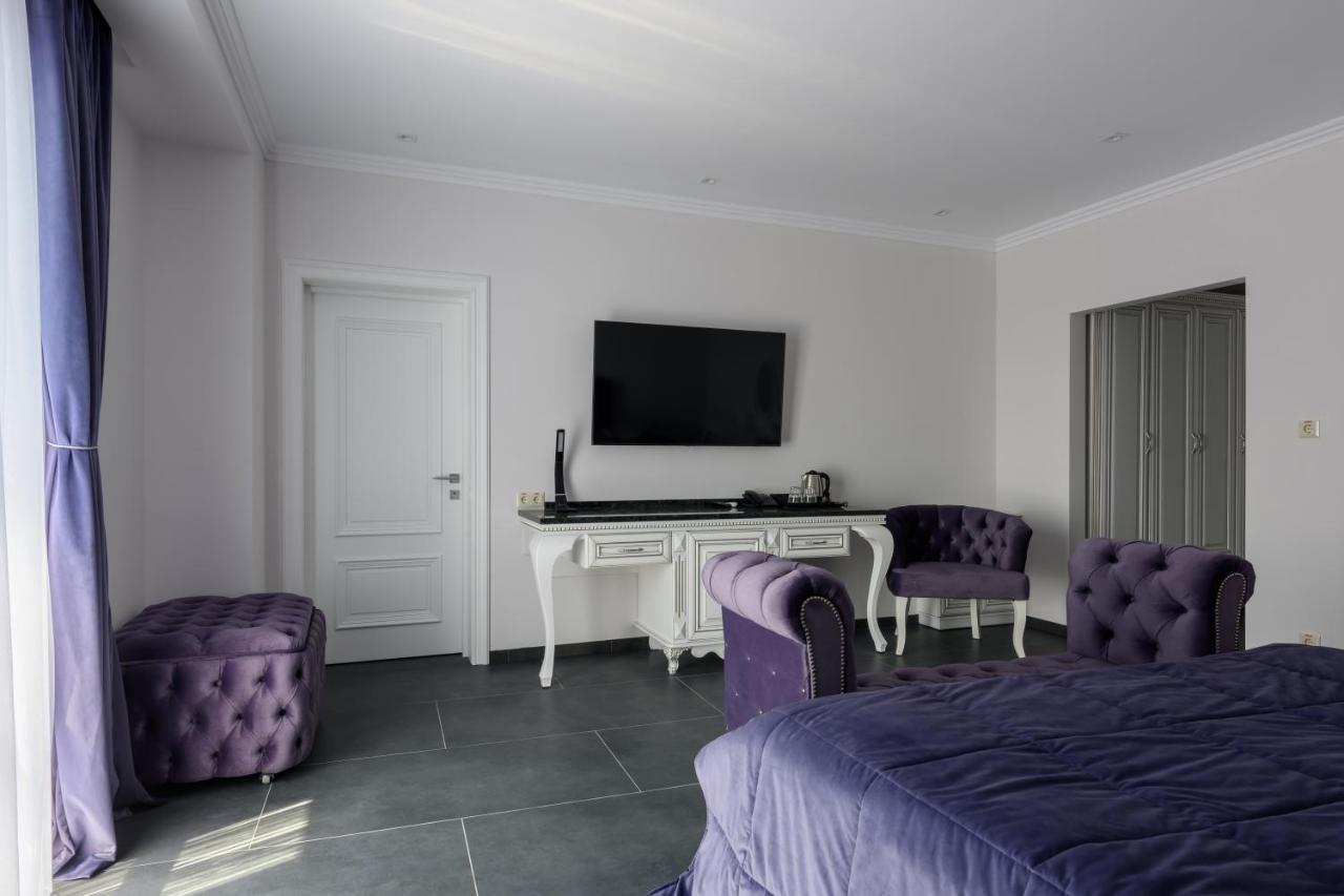 Grand Royal Hotel Чернивци Екстериор снимка