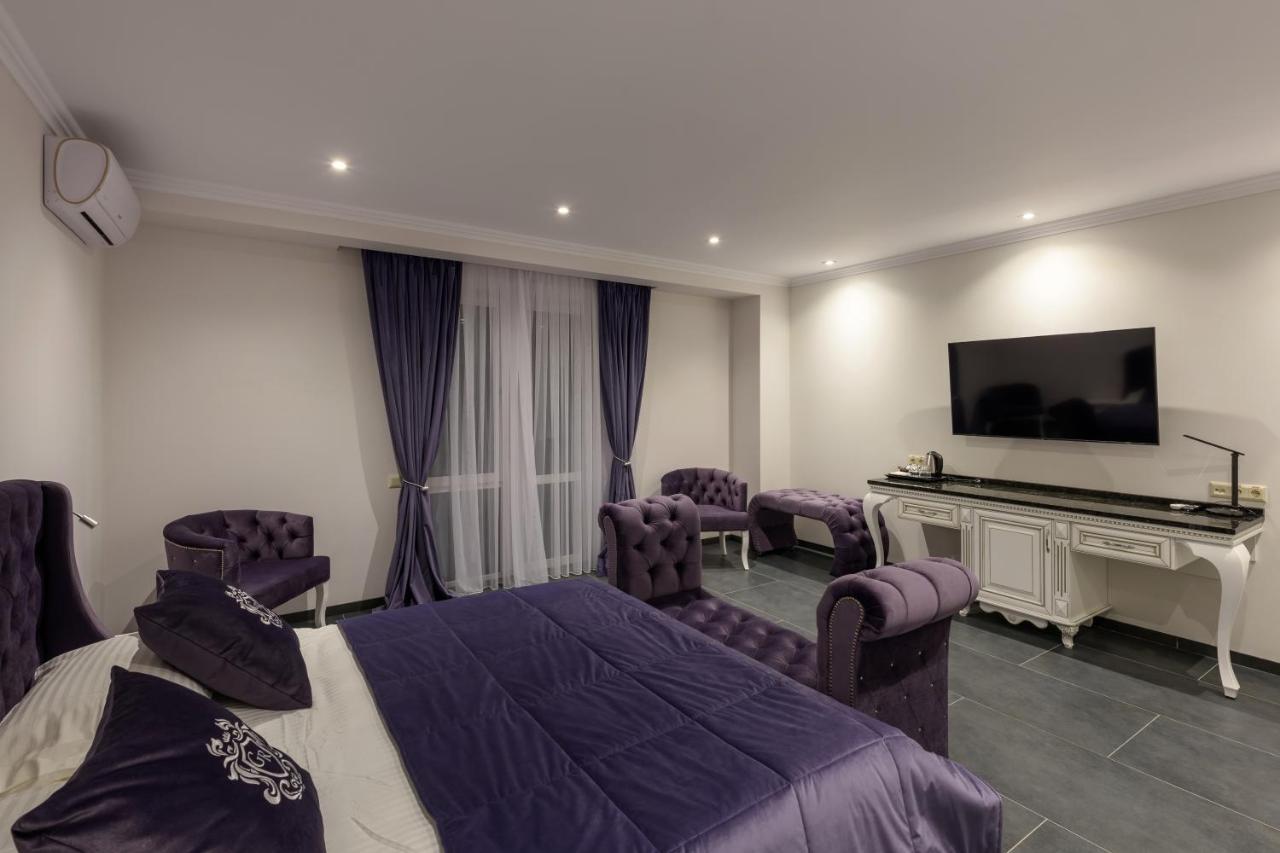 Grand Royal Hotel Чернивци Екстериор снимка