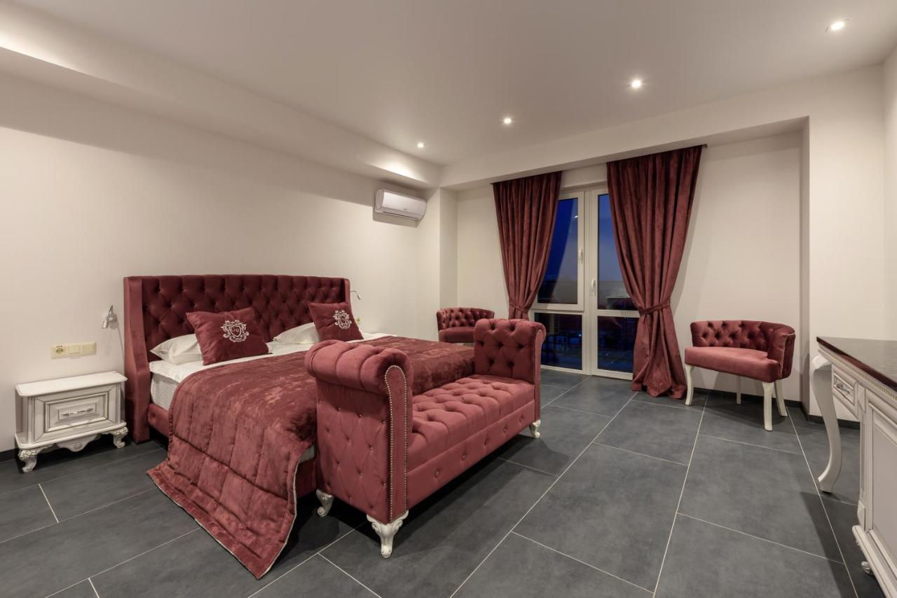 Grand Royal Hotel Чернивци Екстериор снимка