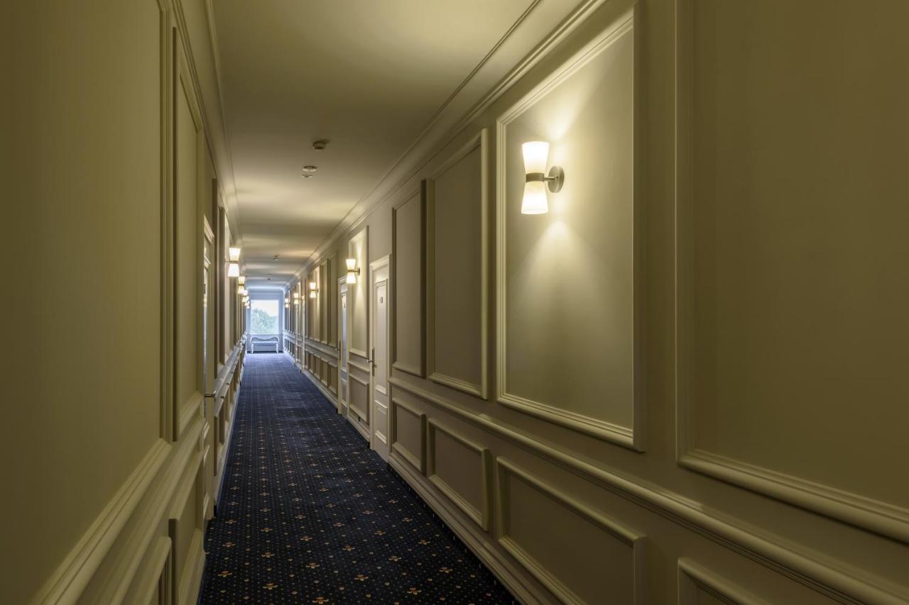 Grand Royal Hotel Чернивци Екстериор снимка