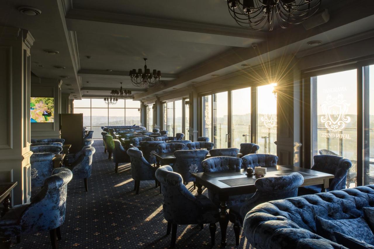 Grand Royal Hotel Чернивци Екстериор снимка