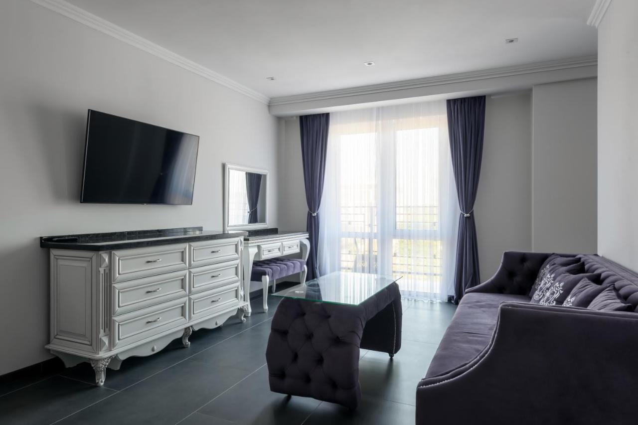 Grand Royal Hotel Чернивци Екстериор снимка