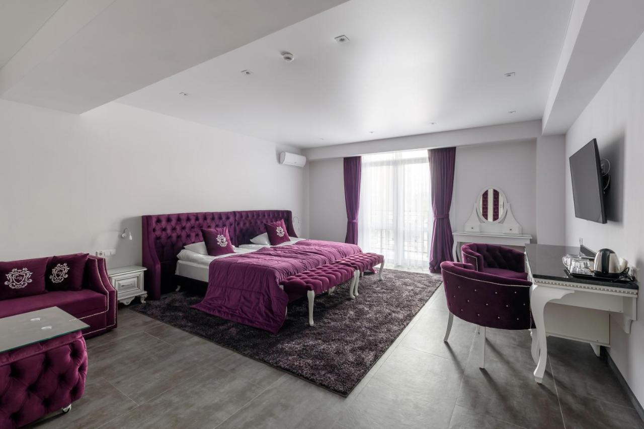 Grand Royal Hotel Чернивци Екстериор снимка