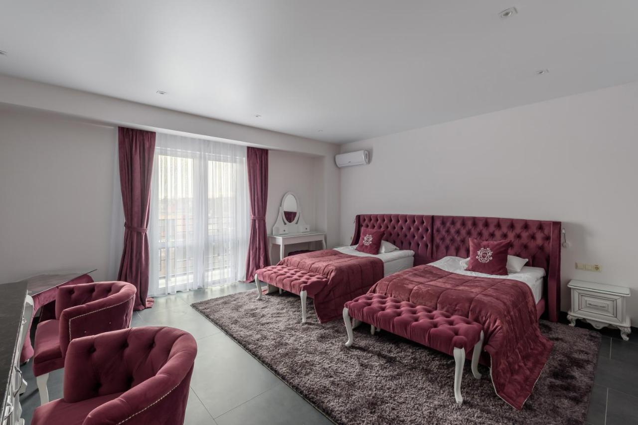Grand Royal Hotel Чернивци Екстериор снимка