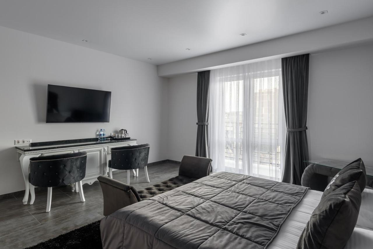 Grand Royal Hotel Чернивци Екстериор снимка