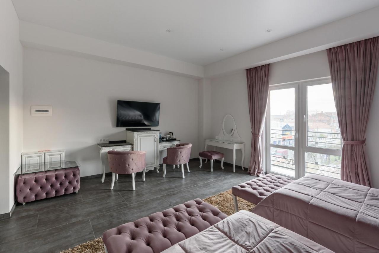 Grand Royal Hotel Чернивци Екстериор снимка