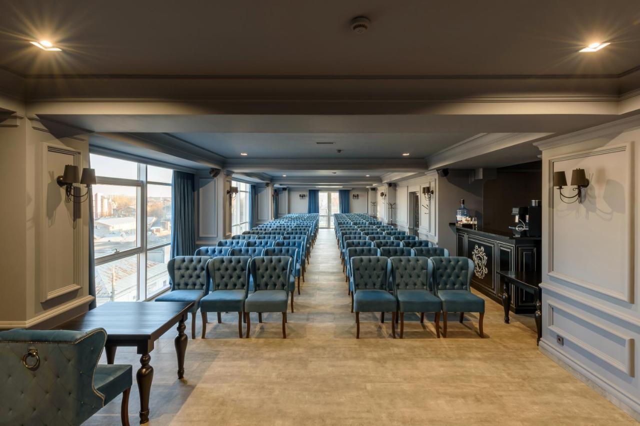 Grand Royal Hotel Чернивци Екстериор снимка