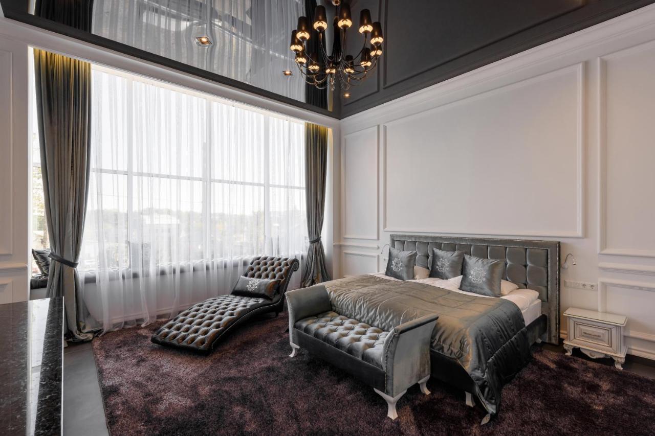 Grand Royal Hotel Чернивци Екстериор снимка