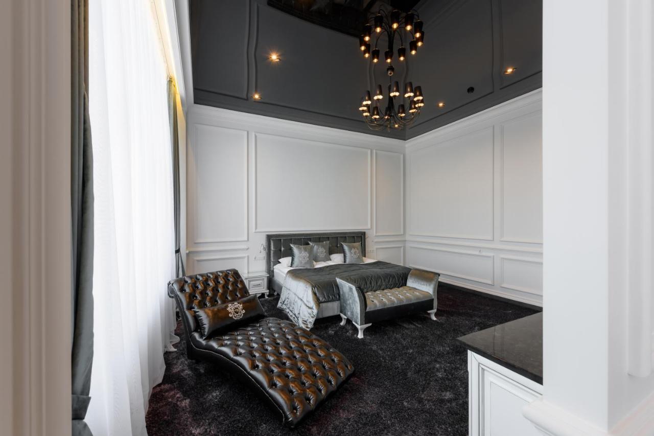 Grand Royal Hotel Чернивци Екстериор снимка